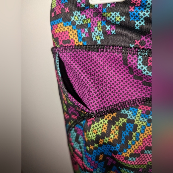 Nike Pixelated Running Leggings - Picture 6 of 6